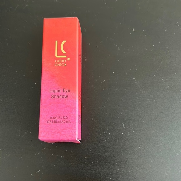 NEW Lucky Chick Eyeshadow in Rose Quartz NIB 2/$20 When Bundled - Picture 2 of 3